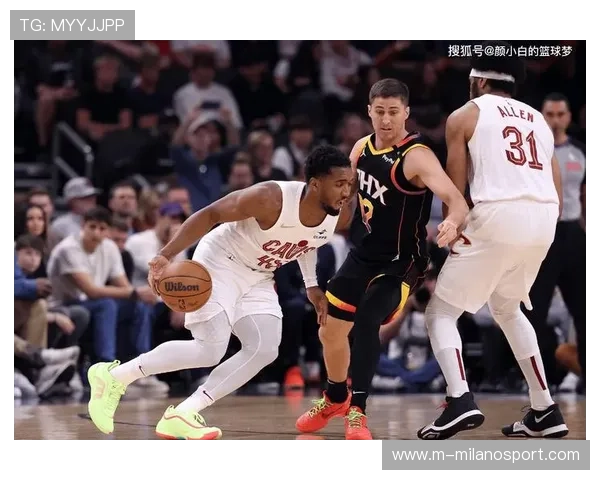 开拓者111-130骑士:霍乐迪缺阵导致防守体系崩盘,米切尔主导攻防转换 开拓者111-130骑士:霍乐迪缺阵导致防守体系崩盘,米切尔主导攻防转换